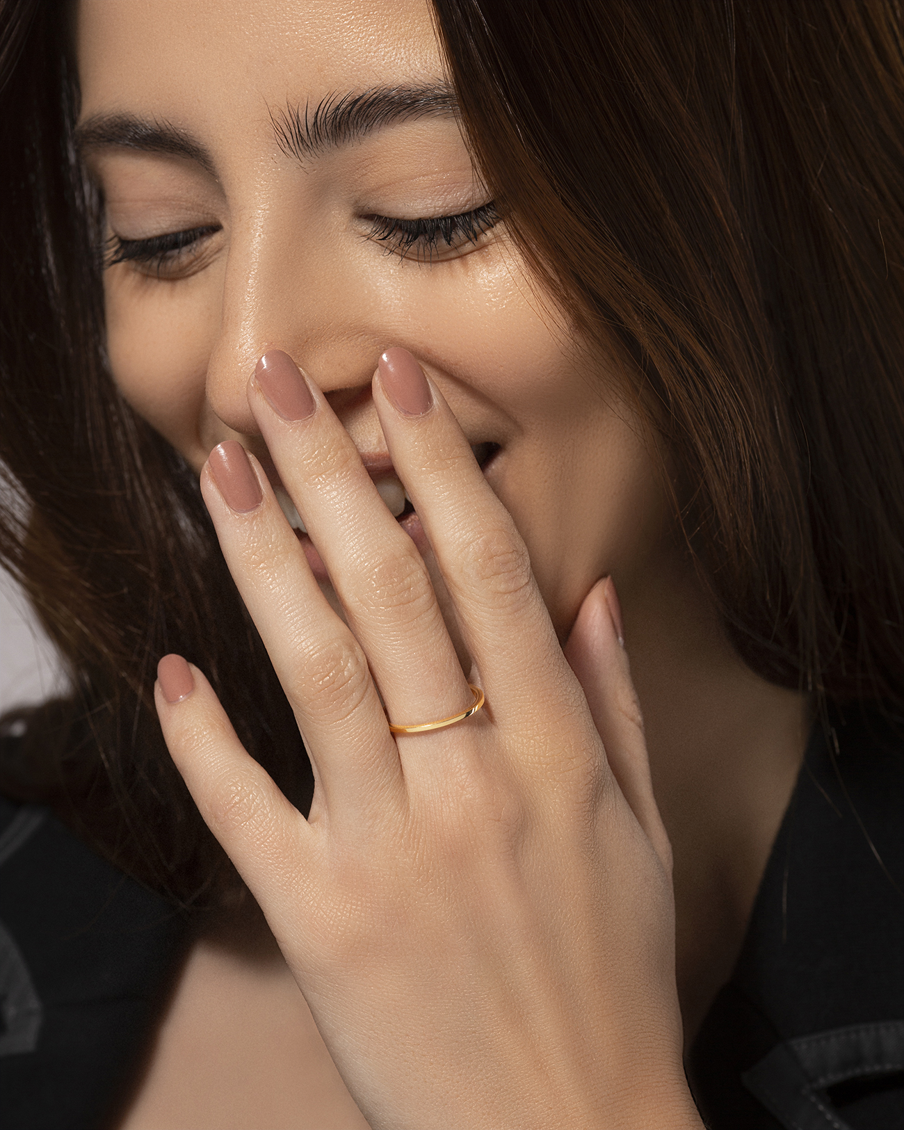 Model - Gold infinity ring