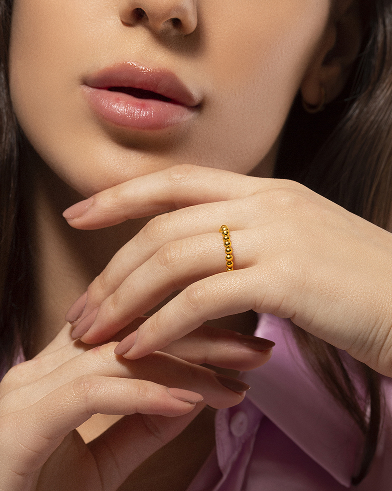 Model - Large beads gold ring 2