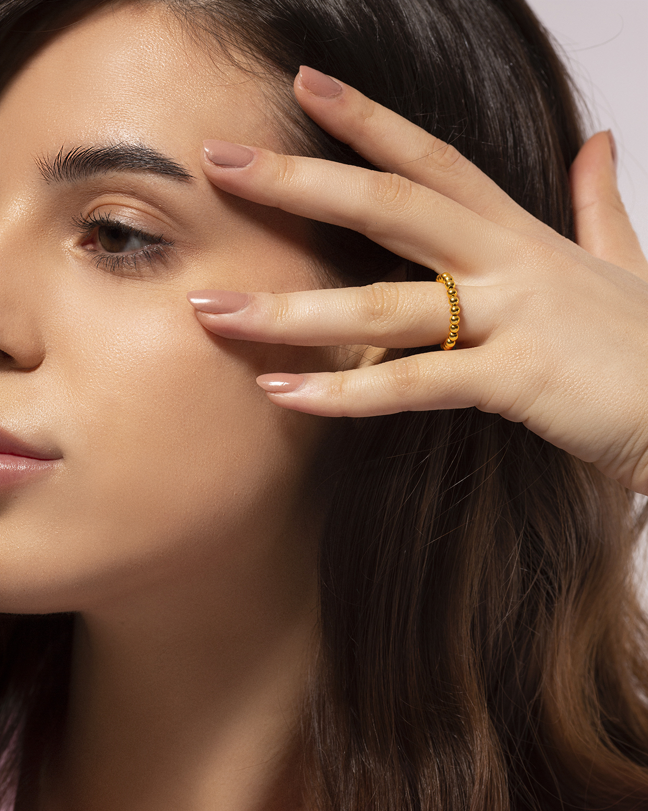 Model - Large beads gold ring