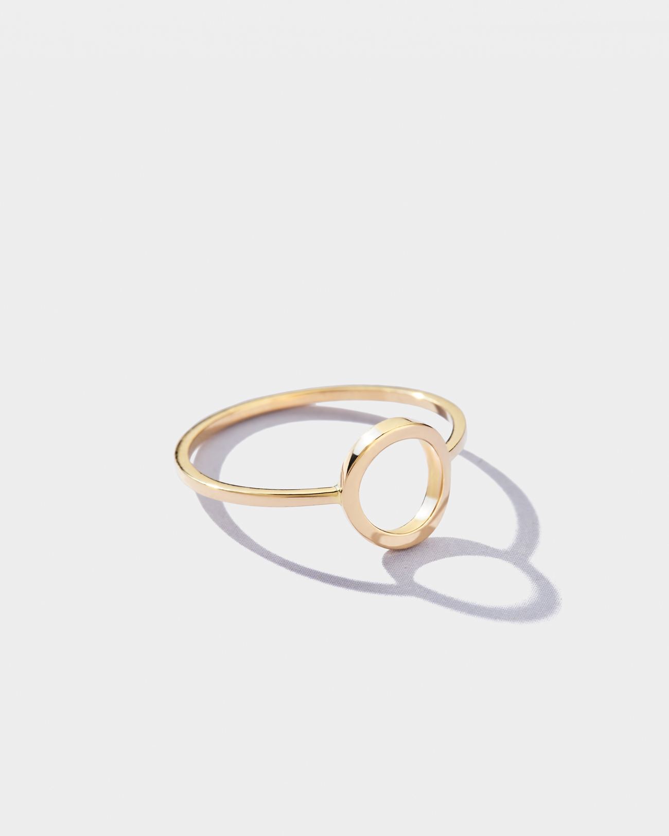 Pr - Circular charm gold ring
