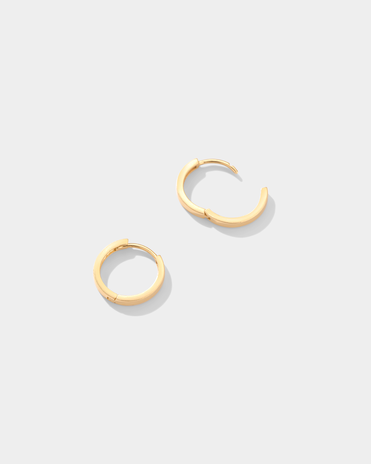 Pr - Circulary huggy gold earrings