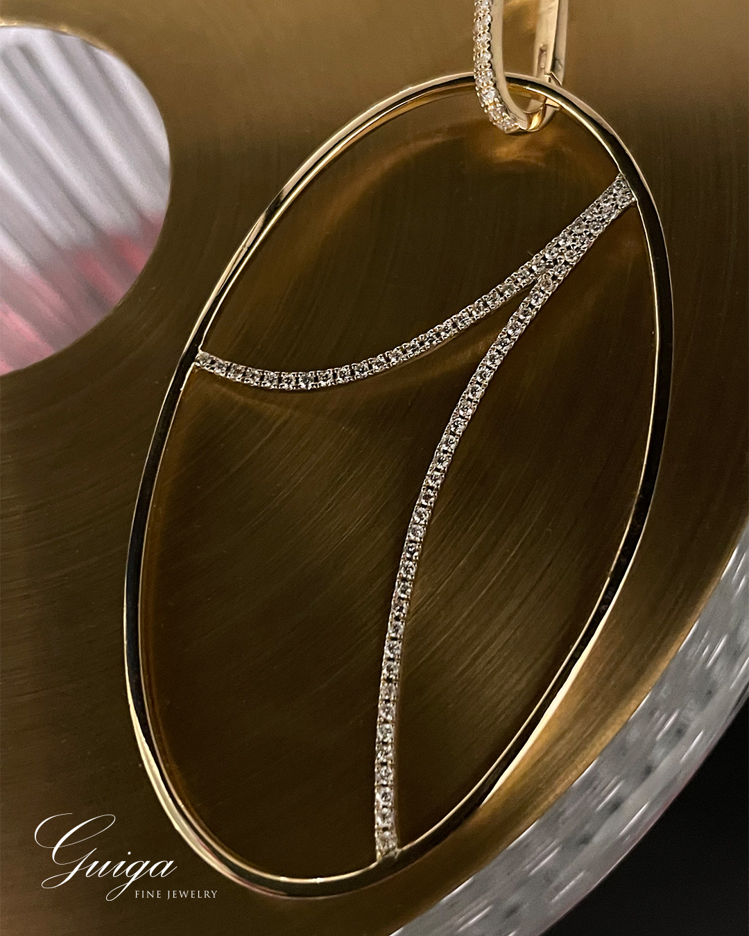 Pr - Large oval diamond branches pendant