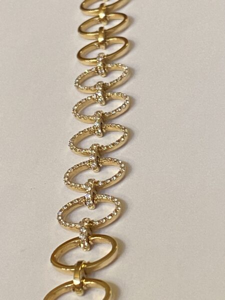 Multiple Ovals Bracelet Gold/Diamonds With Multiple Links Gold/Diamonds